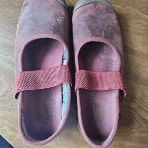 KEEN mary janes (7.5)
